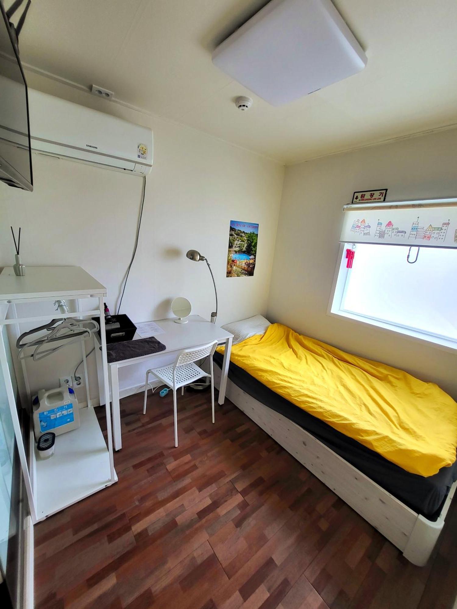 24 Guesthouse Sinchon Avenue Seul Quarto foto